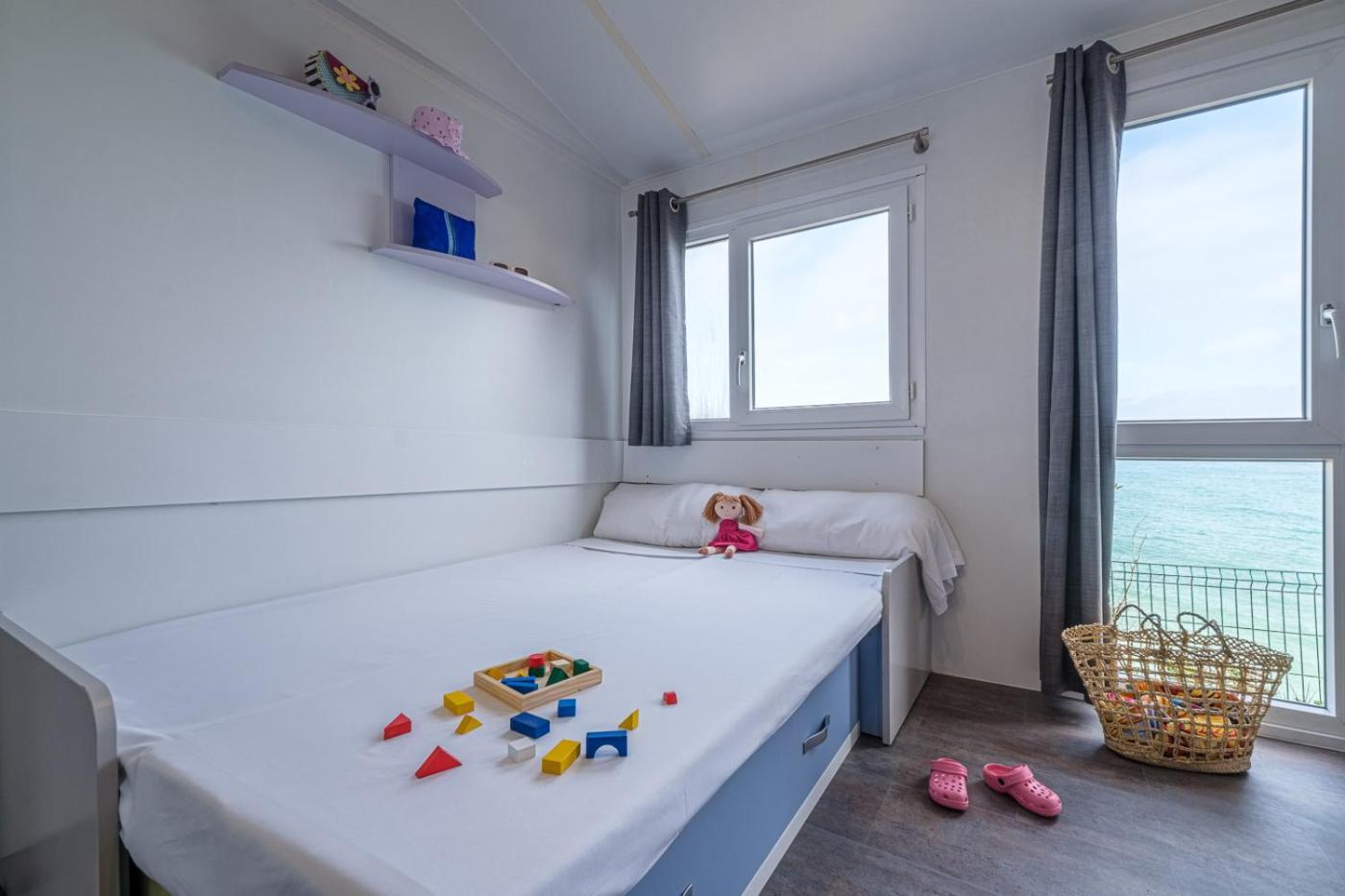 Camping Estival Torre De La Mora Tamarit Habitación foto