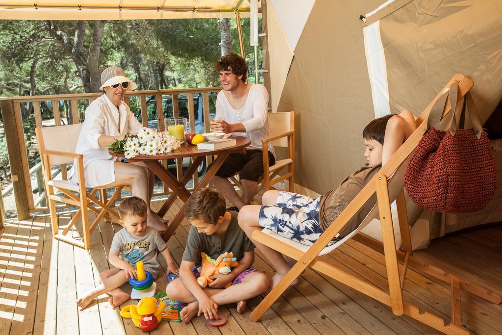 Camping Estival Torre De La Mora Tamarit Exterior foto